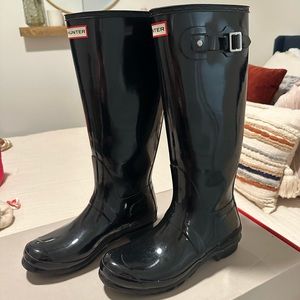 Hunter Adjustable Black Gloss Waterproof Rainboot